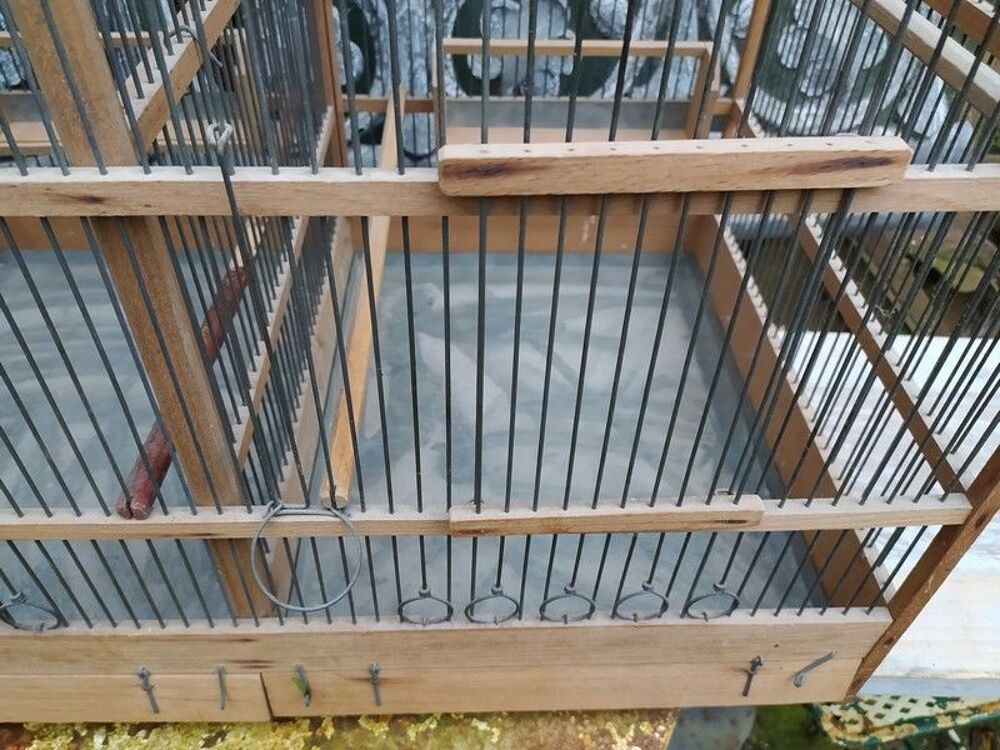 Ancienne Grande Cage &agrave; Oiseaux Bois M&eacute;tal 83cm
Décoration