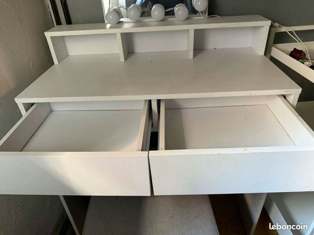 coiffeuse et coffre de rangement Meubles