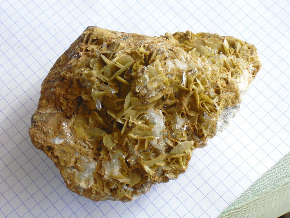 Mineraux siderite pyrite dodecaedrique 