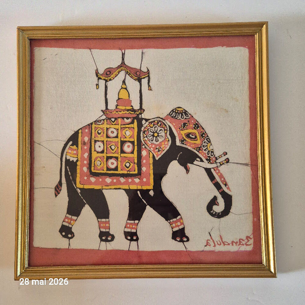 Carr&eacute; de soie encadr&eacute;, &eacute;l&eacute;phant oriental sign&eacute; Sanbula Décoration