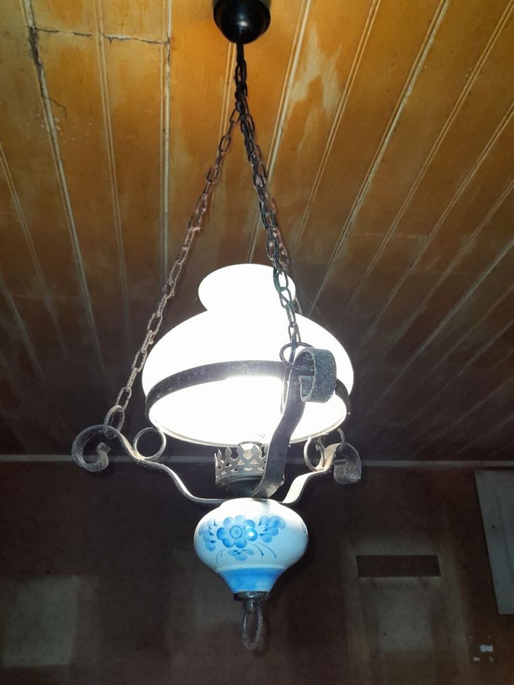 lustre plafonnier opaline et ceramique decor fleur bleu Décoration