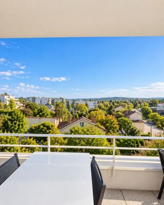 Vente Appartement T2 neuf 40,9 m², 4e étage, loggia vue dégagée, box, DPE B Givors
