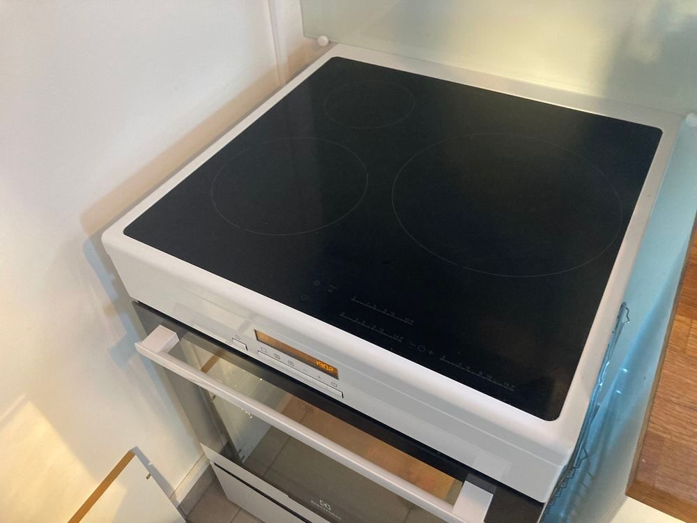 Cuisini&egrave;re induction familiale electrolux Electroménager