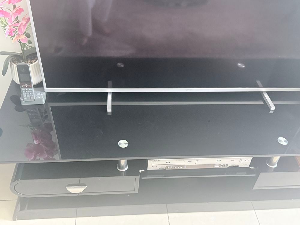 Meuble TV en verre noire Meubles