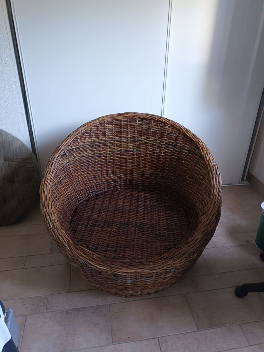 FAUTEUIL ROTIN FORME COQUILLE OEUF - Meubles