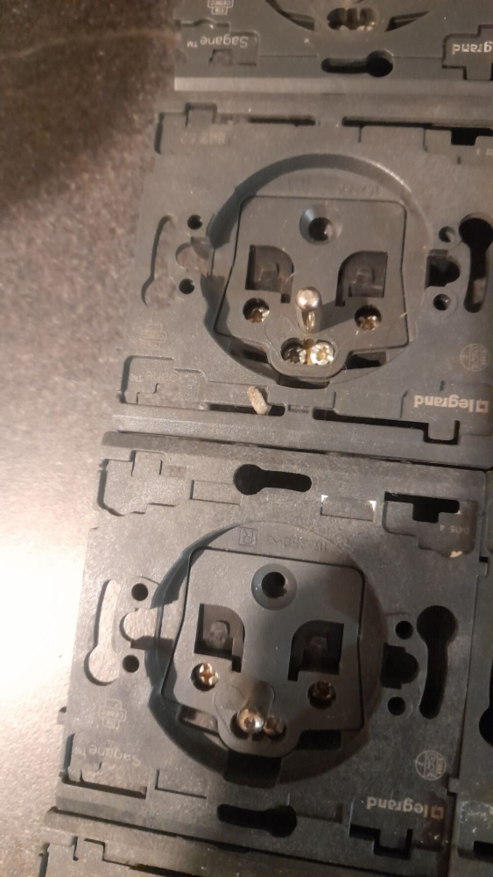 10 prises de courant legrand sagane Bricolage