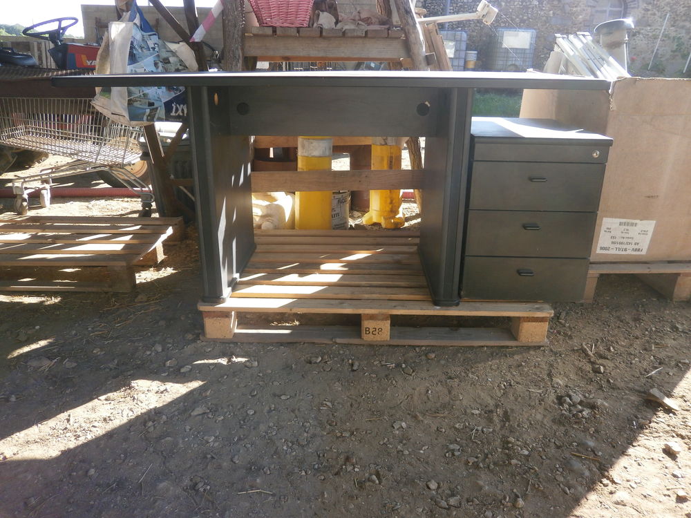 Bureau avec son caissons 3 tiroirs Meubles