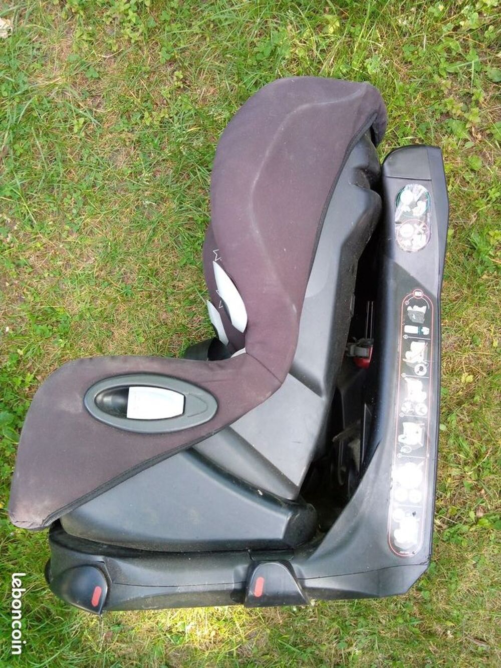 Si&egrave;ge auto B&eacute;b&eacute;confort Axiss Puériculture