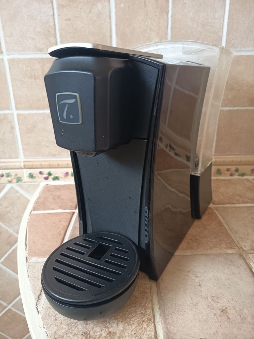 machine a the ''nestle'' Electrom�nager