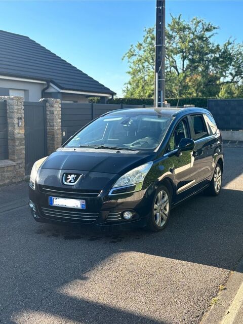 Peugeot 5008 1.6 HDi 115 ch Boîte Auto