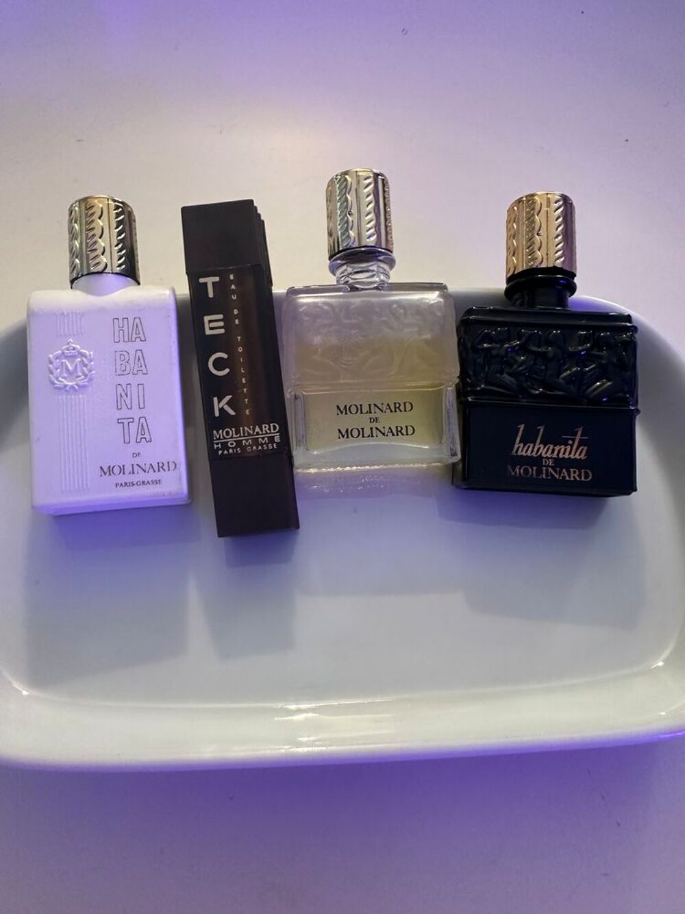 Lot de 100 miniatures de parfum de grandes marques 