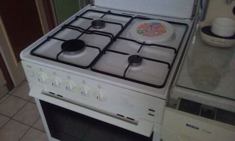 Cuisinière 
120 Romans-sur-Isère (26)