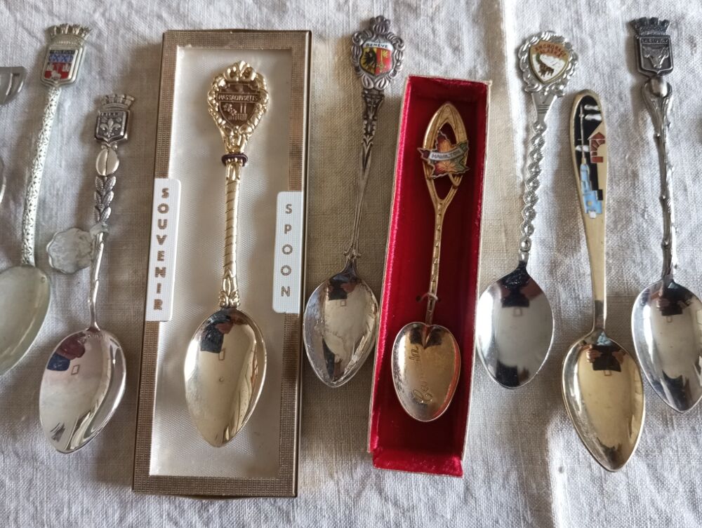petites cuill&egrave;res de collection 