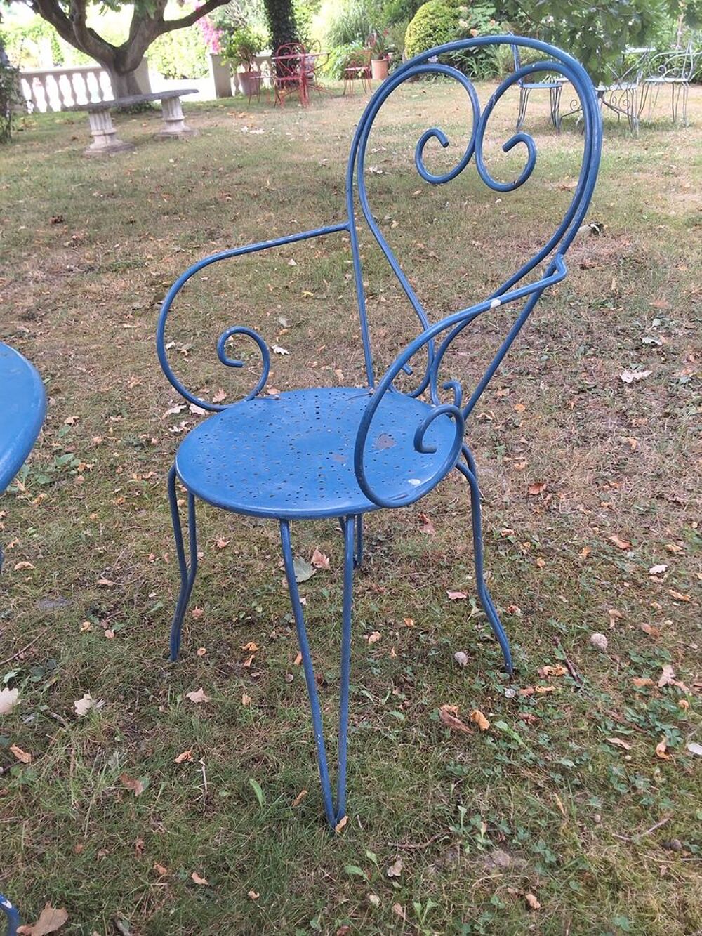 Table de jardin et ces chaises Meubles