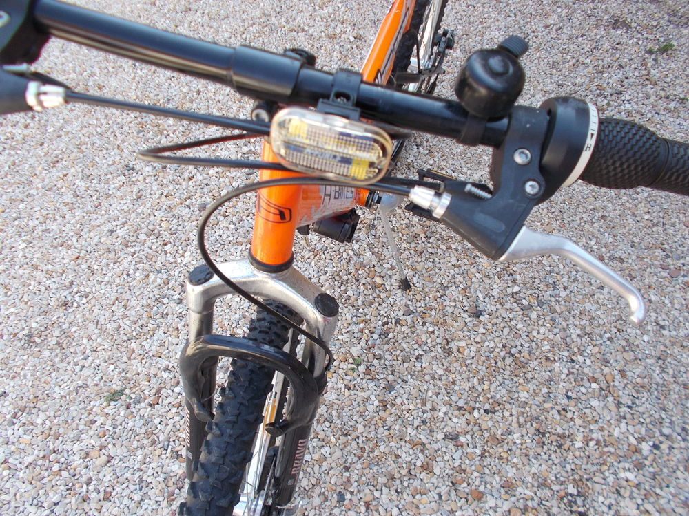 vtt a bikes lliance 26 pouces 2 freins a disque comme neuf Vélos