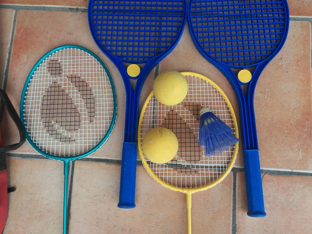  2 Raquettes de Badminton 2 raquettes avec balle mousse Jeux / jouets