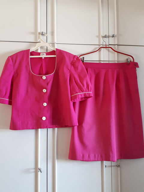 Jupe et veste courte assortie fuschia  - 42 - TBE 15 Villemomble (93)