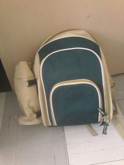 sac a dos picnic avec la vaisselle 20 Tourcoing (59)