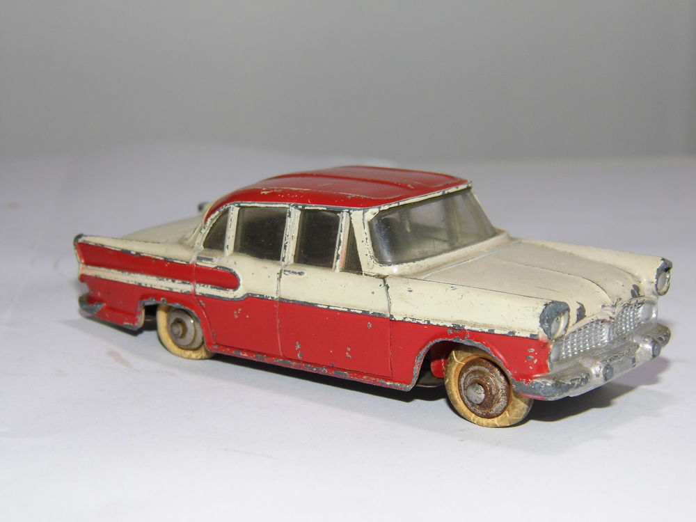 Dinky toys SIMCA CHAMBORD VEDETTE MECCANO 24K voiture collection vintage jouet ancien 
