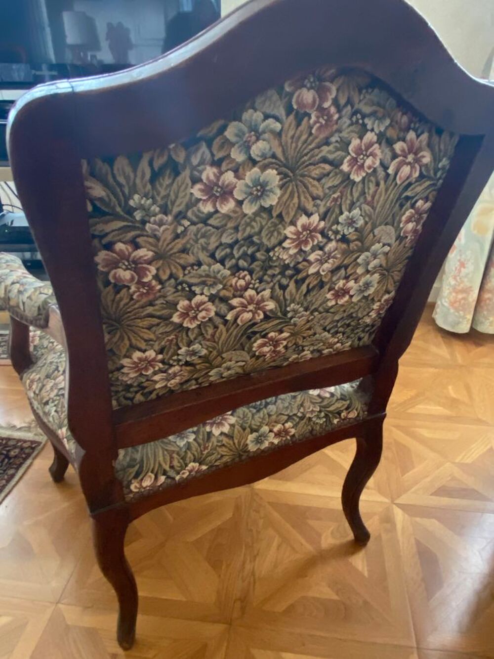 TR&Egrave;S BEAU FAUTEUIL Meubles