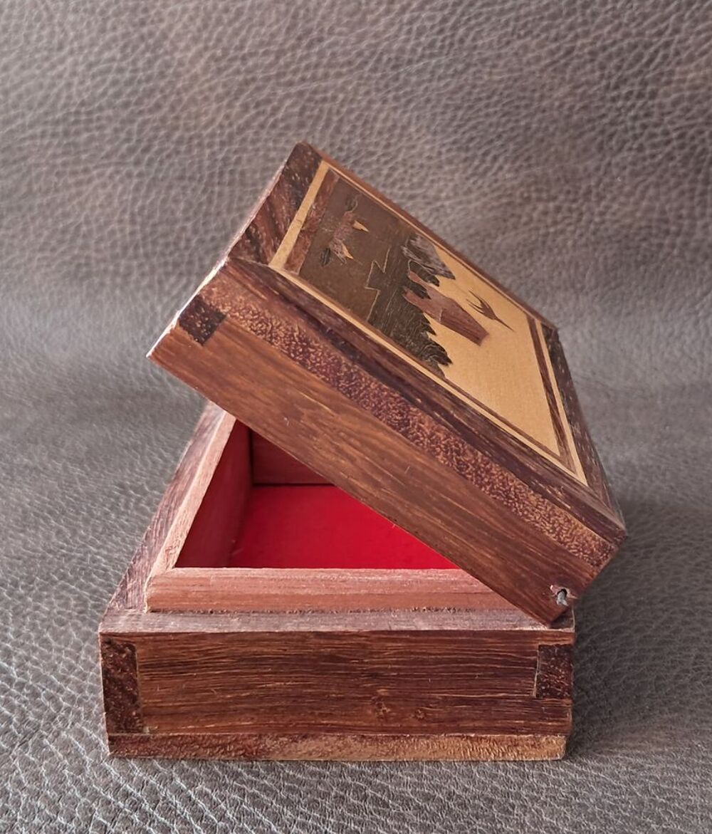 bo&icirc;te en bois et marqueterie Décoration