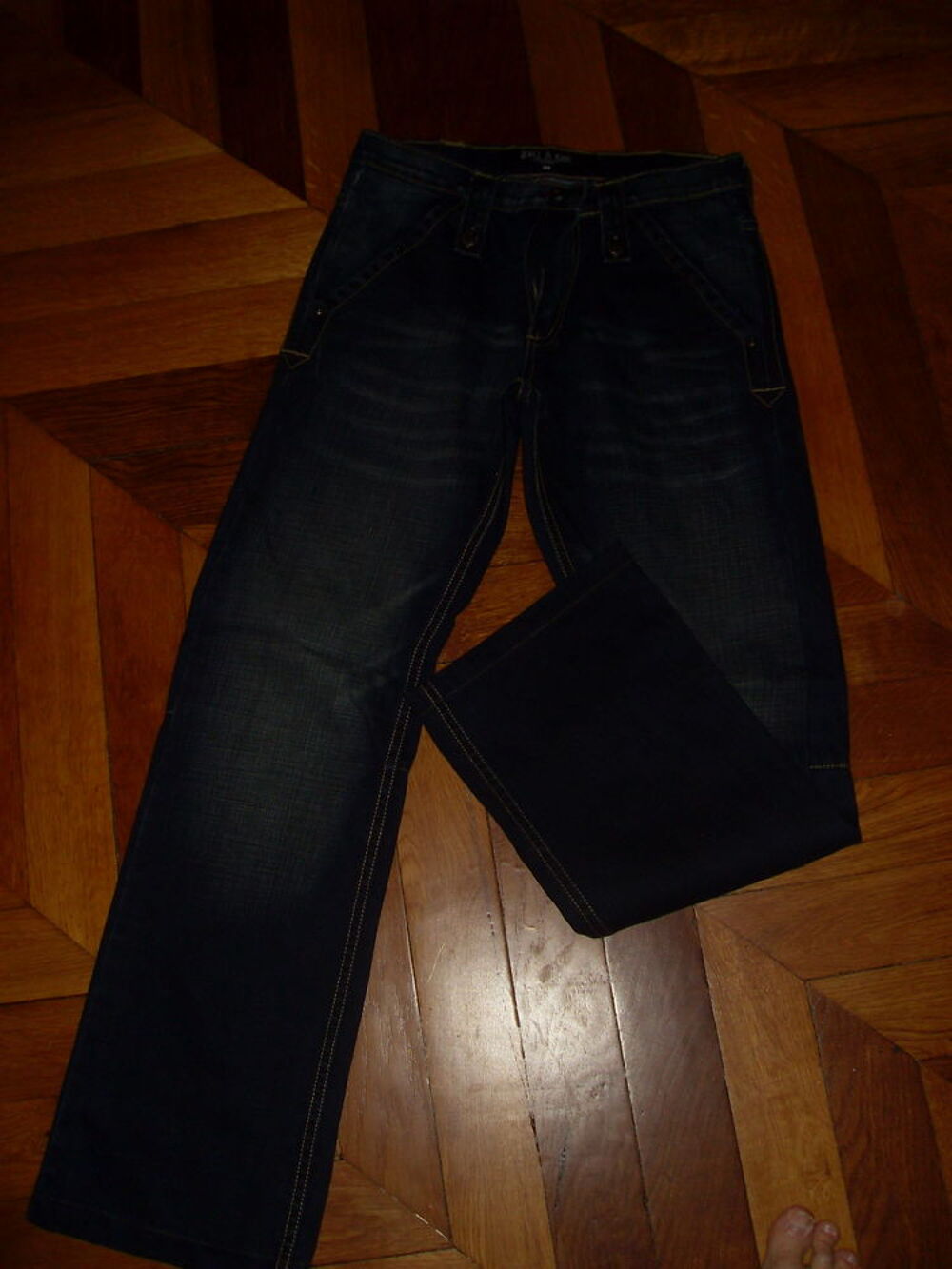 Pantalon Jean taille 38/M bleu fonc&eacute; Vêtements
