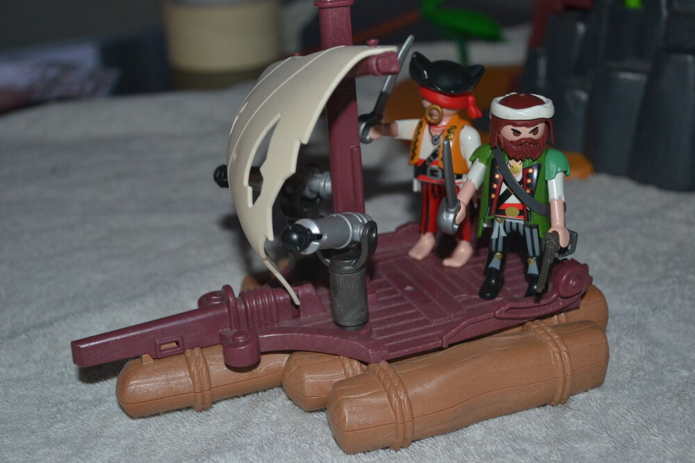 PLAYMOBILS - FIGURINES PIRATES Jeux / jouets