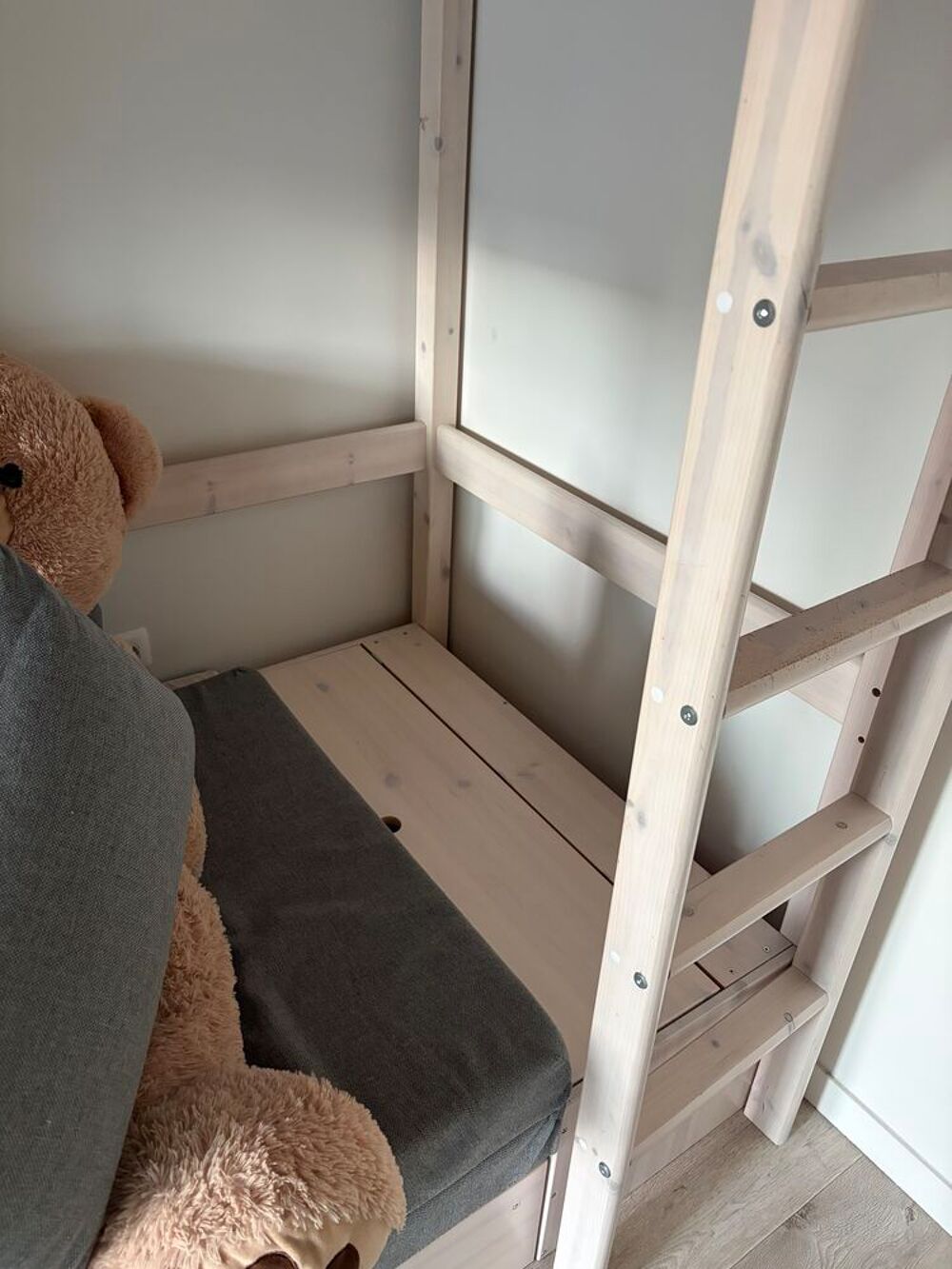 Lit mezzanine 90x200 + canap&eacute;-lit + bureau + rangements Mobilier enfants