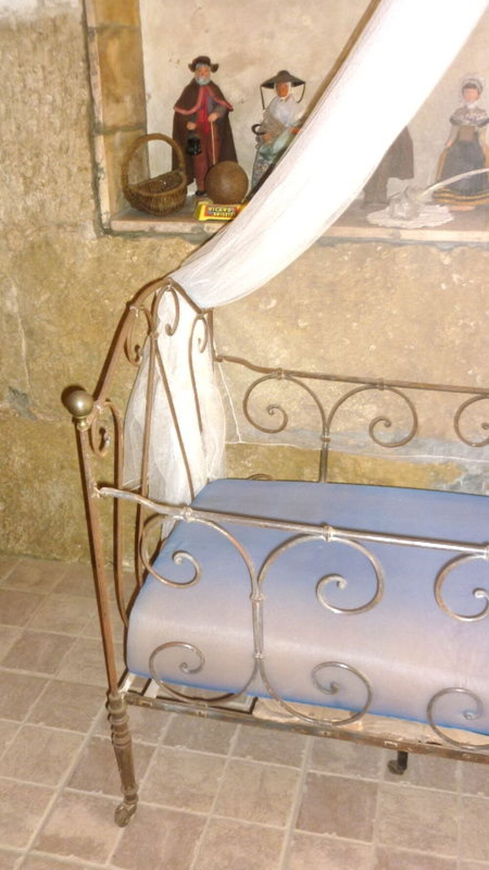 Tr&egrave;s beau lit m&eacute;tallique ancien pour enfant Meubles