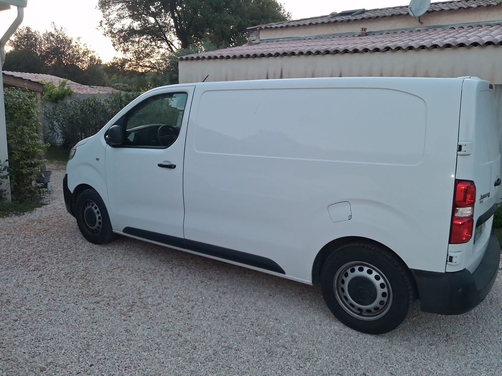 Jumpy JUMPY CAB APPROFONDIE M BLUEHDI 120 BVM6 DRIVER 300 NM 2021 occasion 30700 Arpaillargues-et-Aureillac