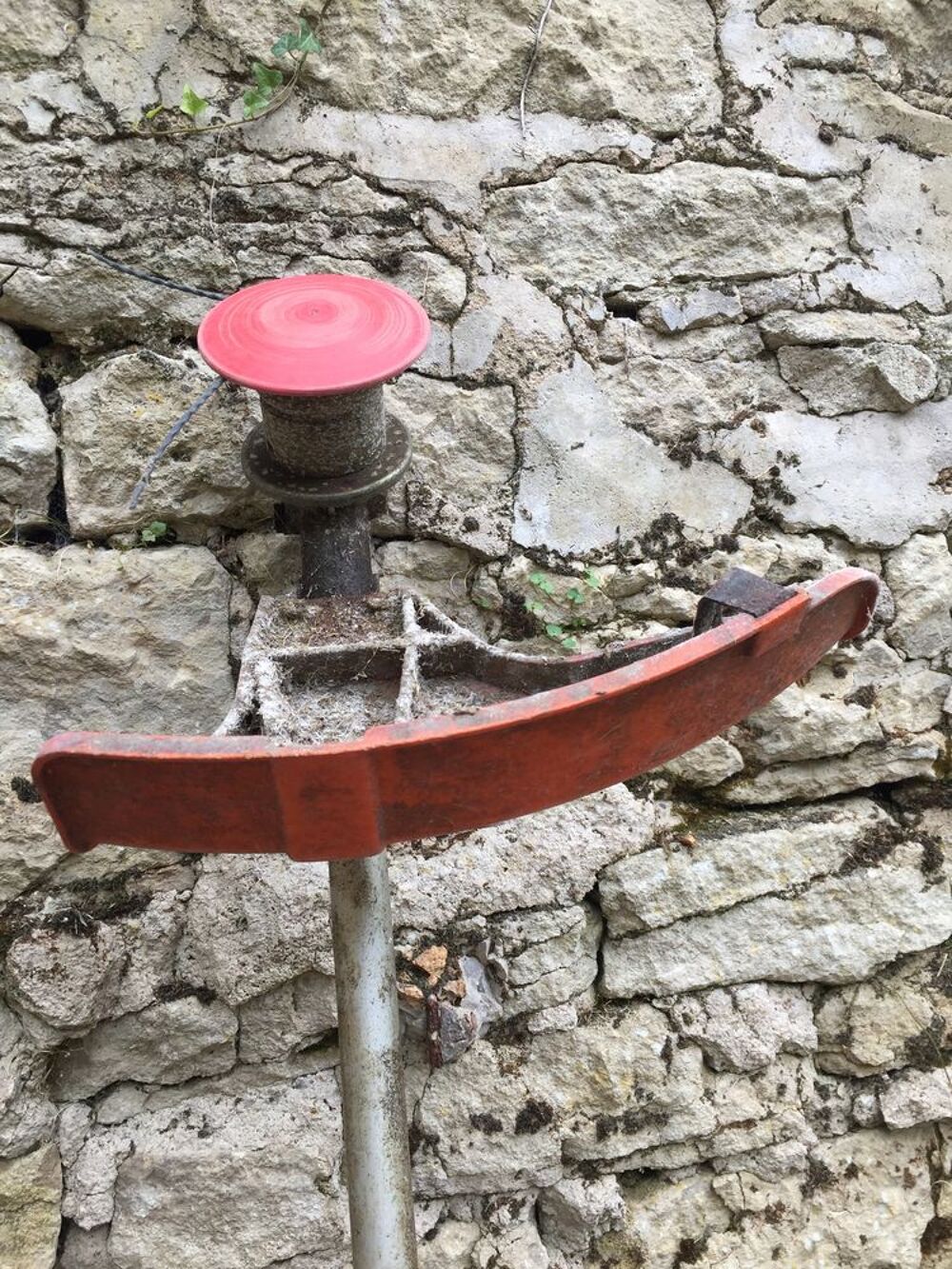 STHYL , DEBROUSSAILLEUSE thermique manche pliable p/ transp Jardin