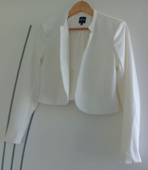 Boléro Femme.Taille 40/L 15 Saint-Dizier (52)