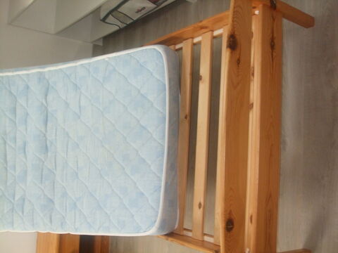 lit une personne en pin 110 Le Vivier-sur-Mer (35)