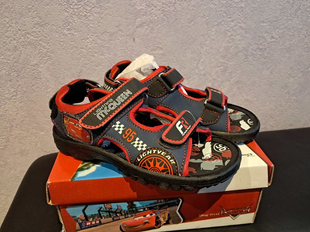 Pointure 30 sandales nu-pieds cars flash mcqueen neuve &eacute;tiqu Chaussures enfants