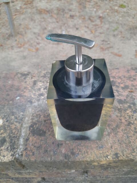 Distributeur de savon 8 Craponne (69)