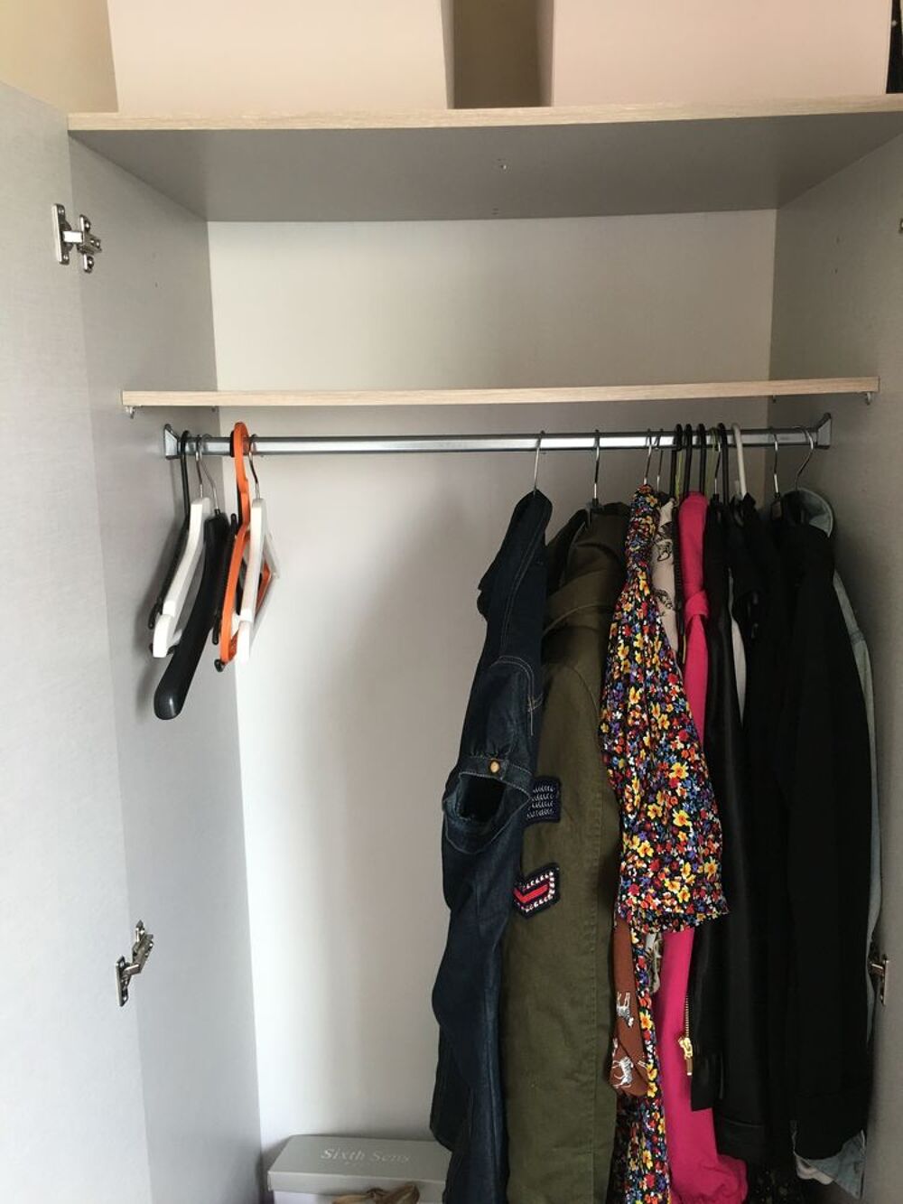Armoire, etat NEUVE Meubles