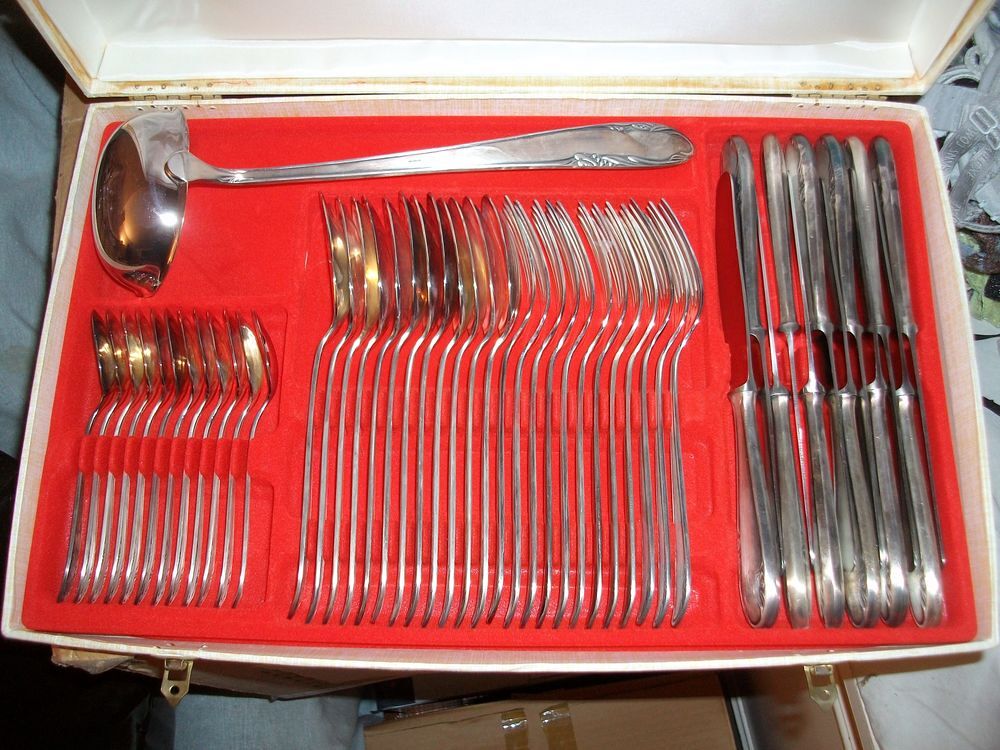Coffrets M&eacute;nag&egrave;res 49 pi&egrave;ces en Inox - jamais servis Cuisine