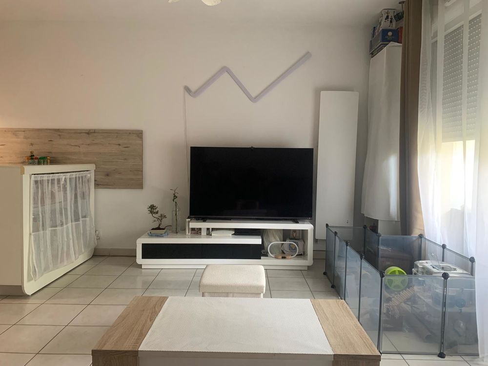 Location Appartement Studio de 31 m² avec jardin, terrasse et piscine Colombier-saugnieu