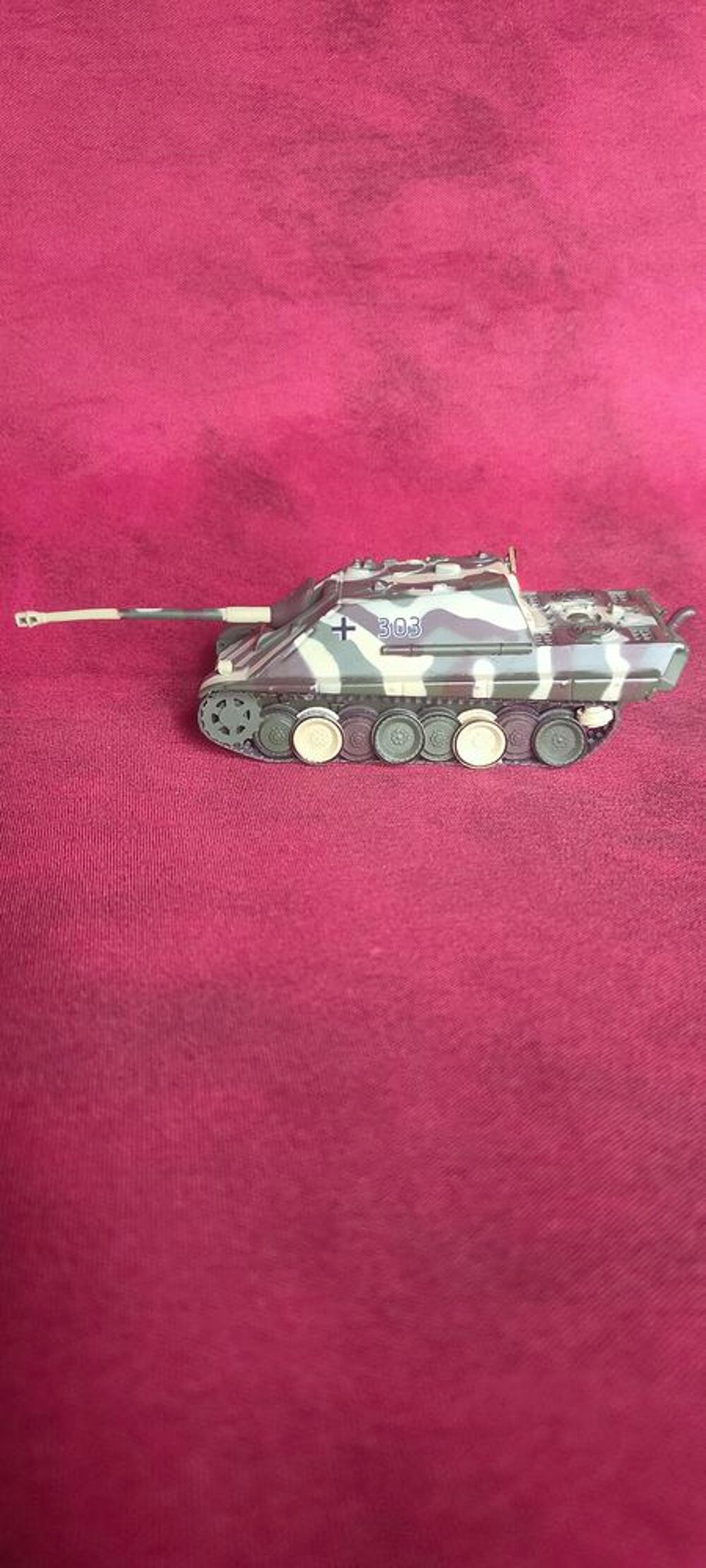 Char miniature 