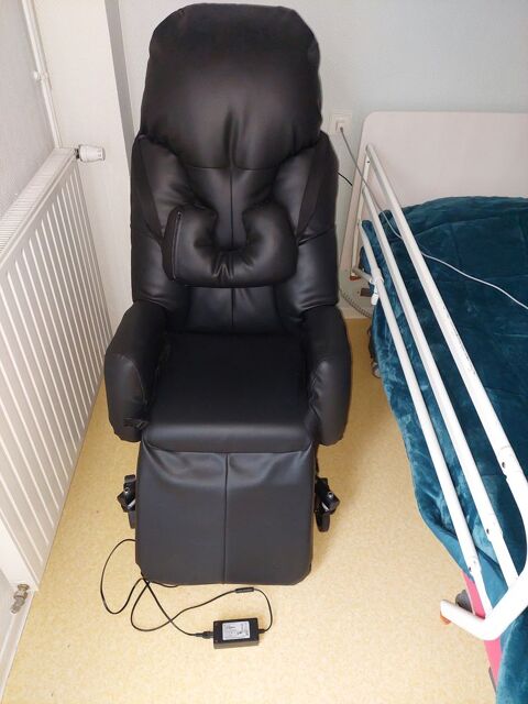 Fauteuil de relaxation �lectrique neuf marque INNOV'SA  750 Nantes (44)