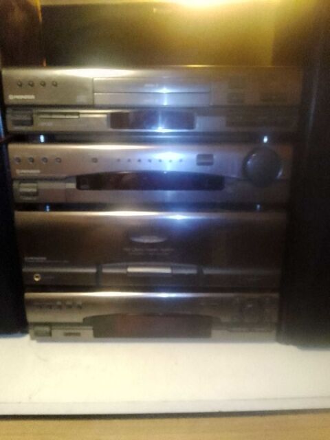 une cha�ne musicale 200 w 40 Saint-Cyr-sur-Loire (37)