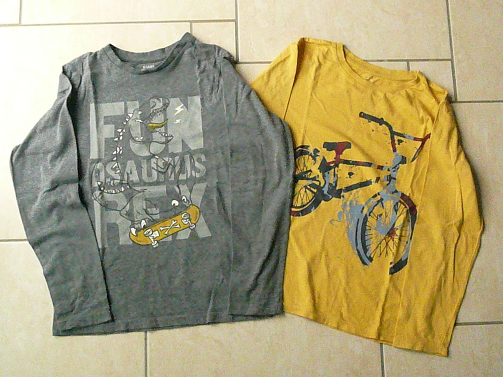 Lot de 2 tee-shirts gar&ccedil;on 10 ans (n&deg;33) Vêtements enfants
