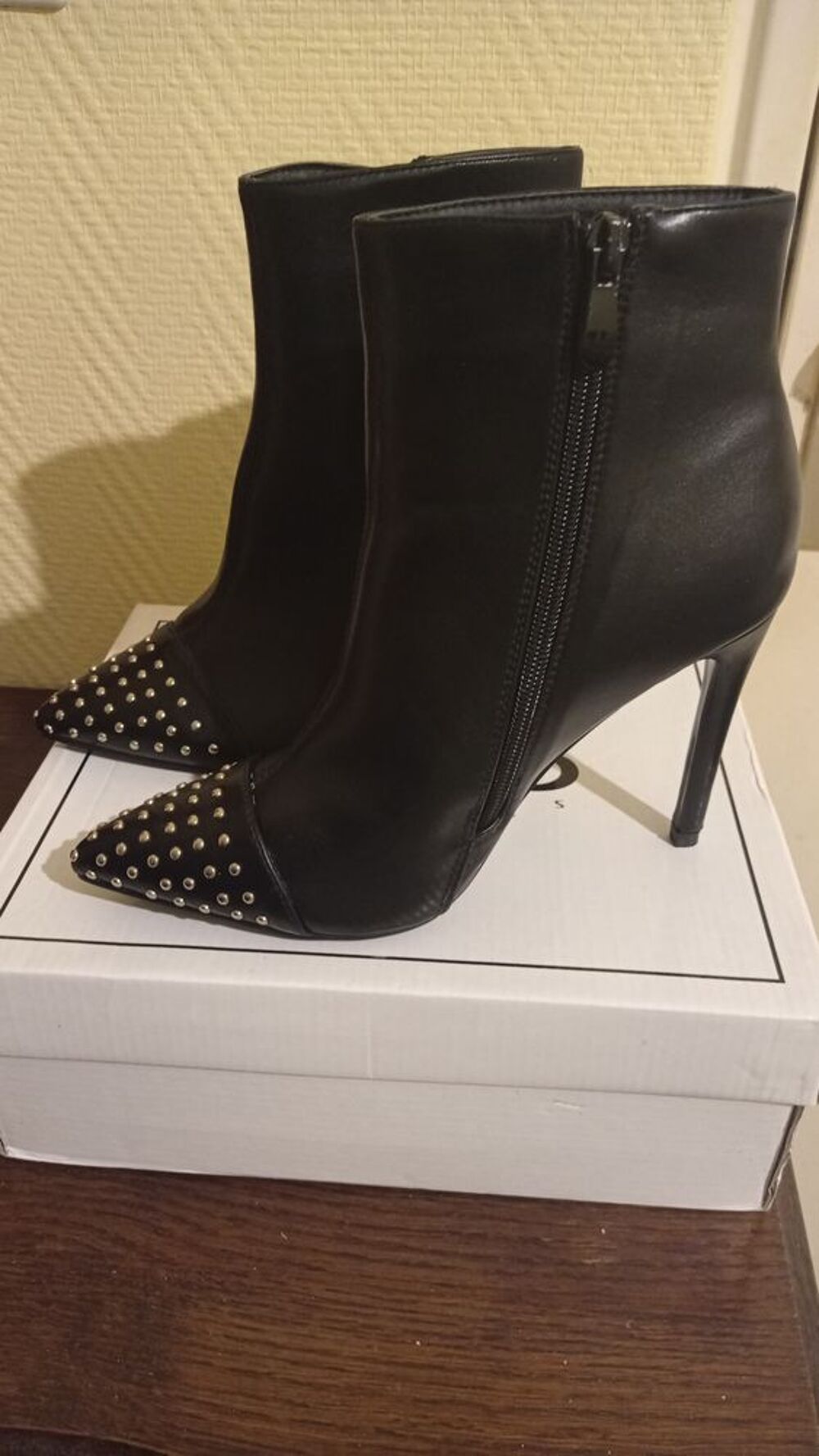 Bottines noires neuve jamais port&eacute; pointure 38 Chaussures