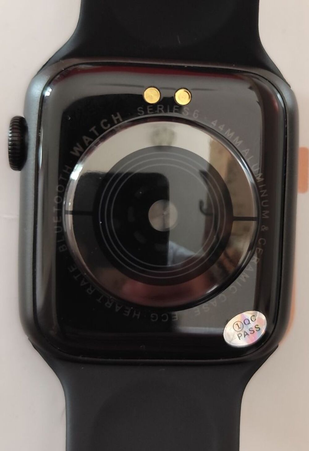 Smartwatch w26 noire etat neuf Bijoux et montres
