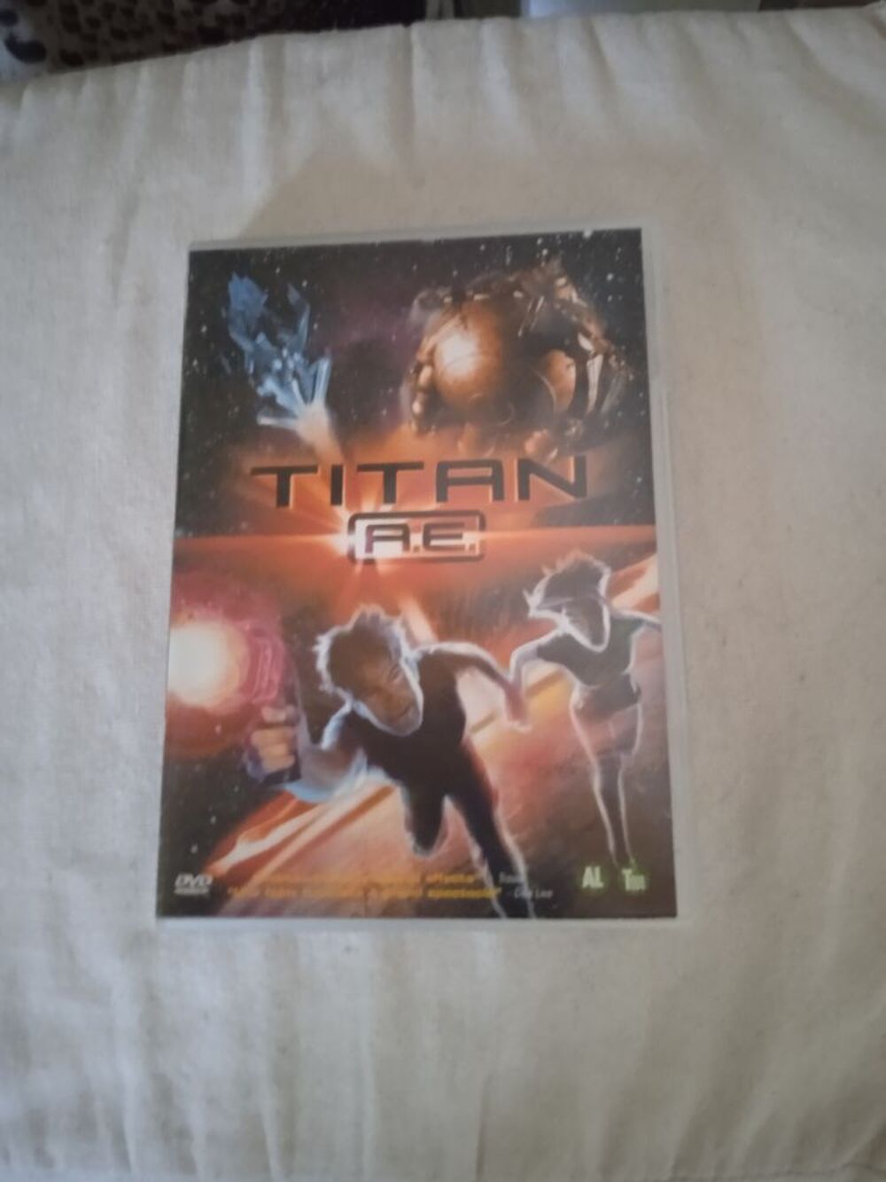 DVD Titan AE
2000
Excellent &eacute;tat
En Fran&ccedil;ais
Multi langue DVD et blu-ray