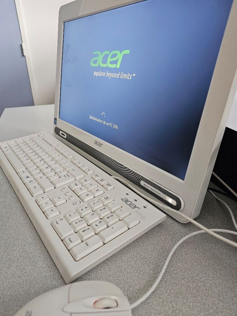 Ordinateur ACER AIO 4 GO Intel CELERON 1.60 Ghz 500 DDR Matériel informatique