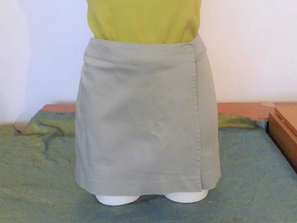 Jupe Short en Coton et Elasthanne Kaki Clair- Morpho Logique Vêtements