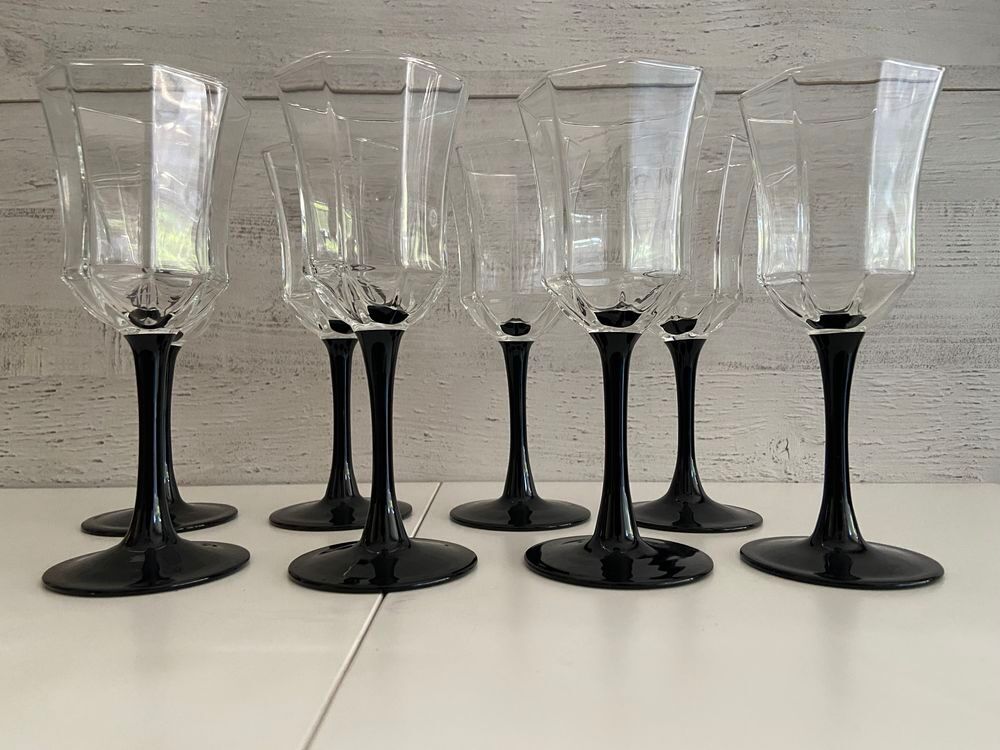 Lot de 8 Verres &agrave; Pieds Vin Vintage France Arcoroc Luminarc 
