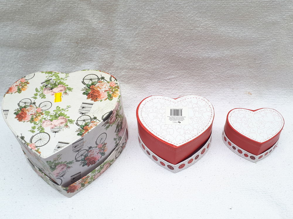 3 Bo&icirc;tes ou coffrets en forme de coeur Décoration