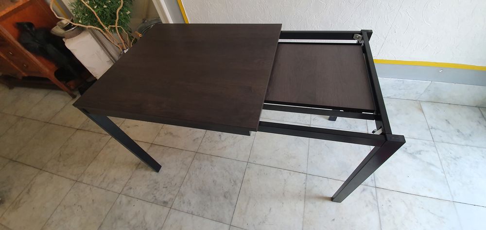 Table &agrave; ralonge etat neuf plateau marron pieds noirs Meubles